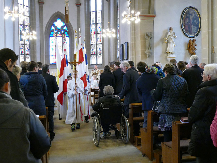 1. Heilige Kommunion in St. Crescentius (Foto: Karl-Franz Thiede)